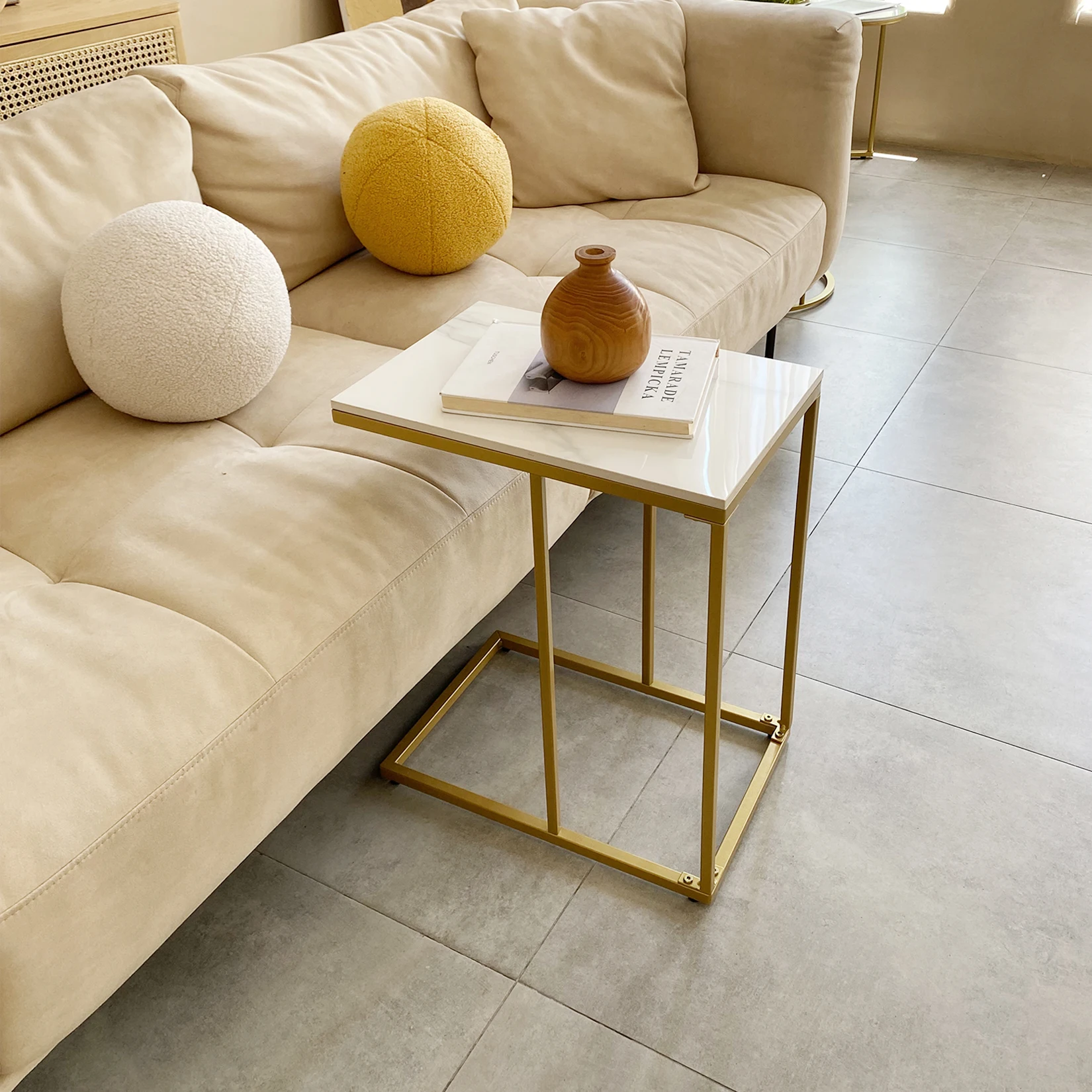 Marble Side End Table, C Shape - Desk Setup Minimalist recension och pris